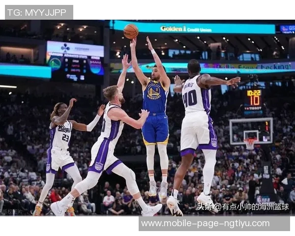 克莱首节表现抢眼三分球精准命中助力球队得分6分 克莱首节表现抢眼三分球精准命中助力球队得分6分